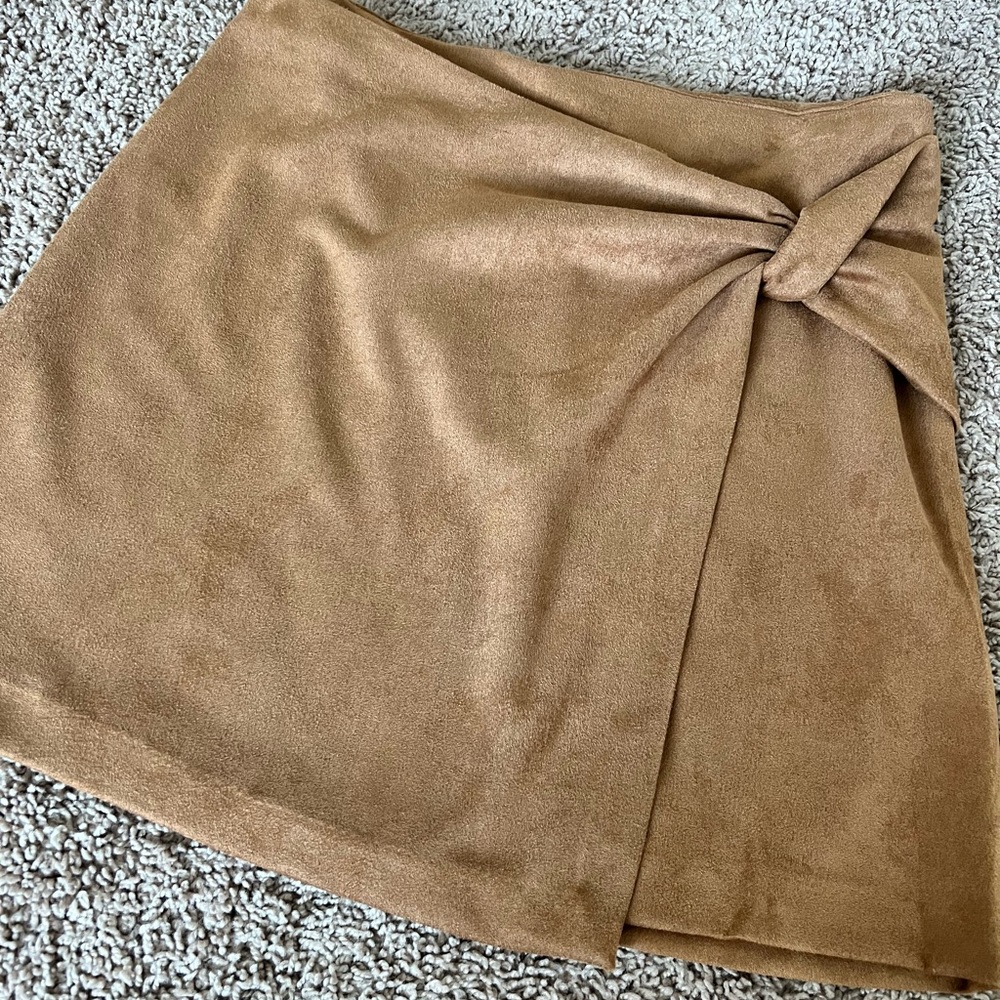 Skies are Blue skirt, brown! NWOT! Never worn! Great staple piece for Fall :)